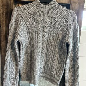 Simply Vera Vera Wang chunky cable knit sweater in soft heather gray. Size XS.